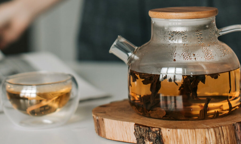 Comment boire le thé les matins sans avoir mal au ventre ? - Infuser le thé en vrac sans minuteur.